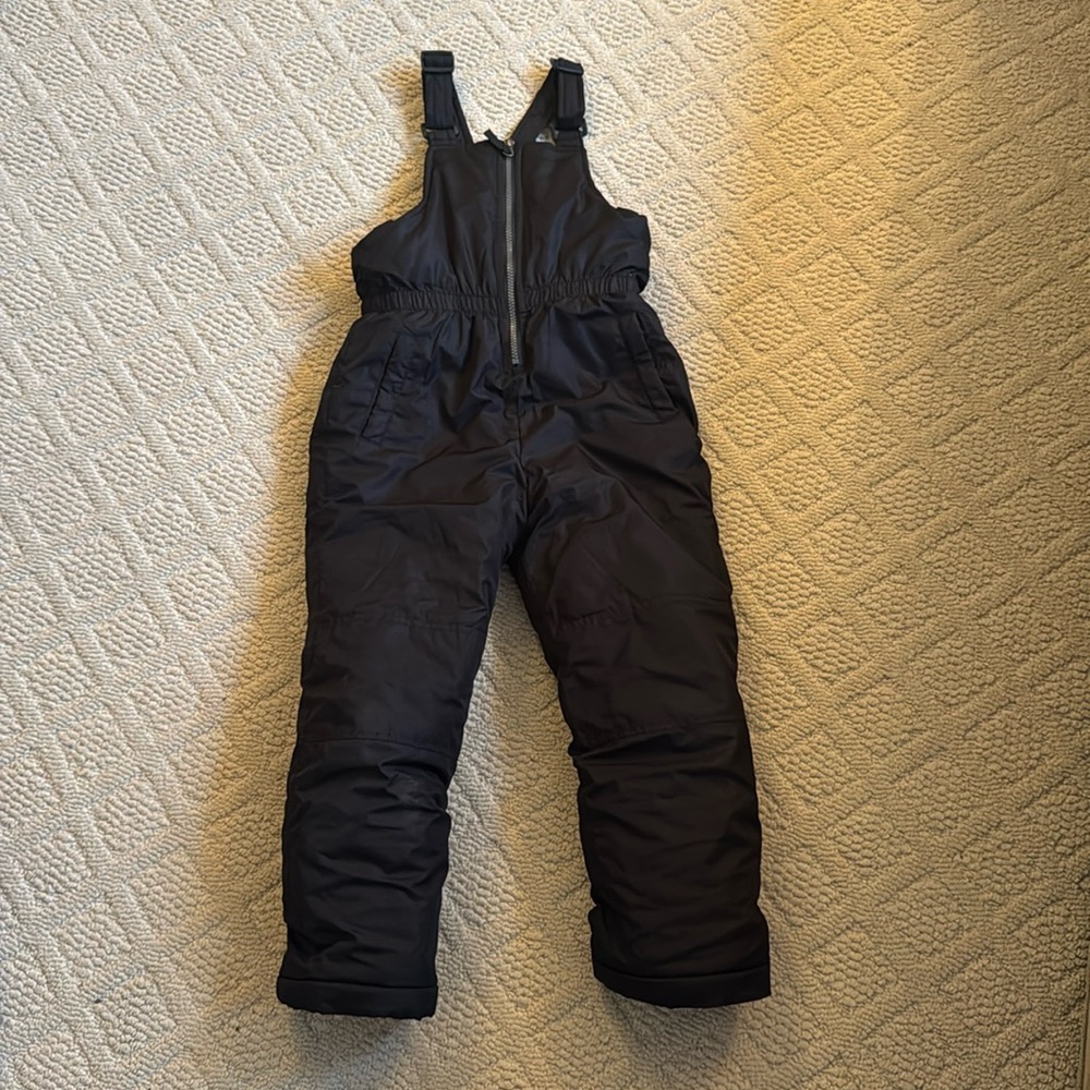 iXtreme unisex children’s snow bib pants in black size 7 in excellent condition